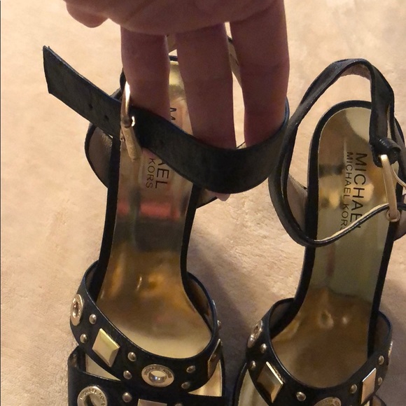 Michael kors new sandals with ankle strap - Picture 4 of 5
